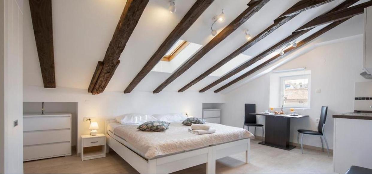 Central Apartments Pula Dış mekan fotoğraf